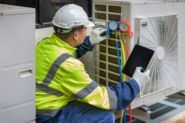 Professional Ac Installation technician working in Chester, IL